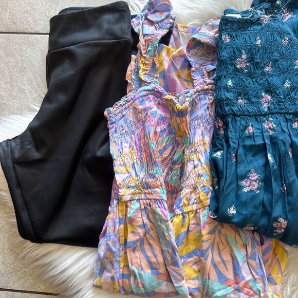 4 Piece Bundle - Girls Size 10 12 Youth 3 Ruffle Dresses and 1 Black Leggings - Picture 2 of 6